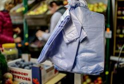 Płatne foliówki nie tylko przy kasie. Aldi każe sobie płacić za worki na owoce i warzywa