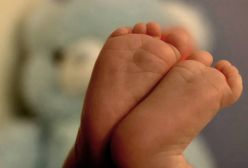 Wyrok ws. ojca, który pobił dwumiesięcznego syna. Uderzał niemowlę, gdy płakało