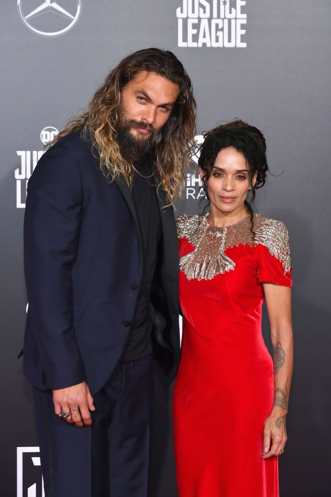 Jason Momoa i Lisa Bonet na czerwonym dywanie. Aktorska para długo zwlekała ze ślubem