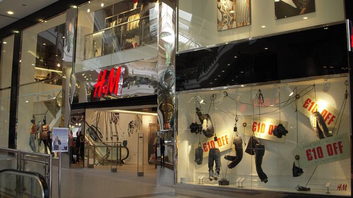 Szwedzka sieciówka H&M zmieni rozmiary ubrań w Wielkiej Brytanii