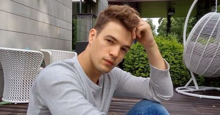 "Top Model". Ania i Sara rywalizują o Staszka. W sieci pojawiło się jego zdjęcie z mężczyzną