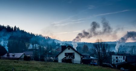 Walka ze smogiem. Straż miejska może nas skontrolować. Czas się przyzwyczaić
