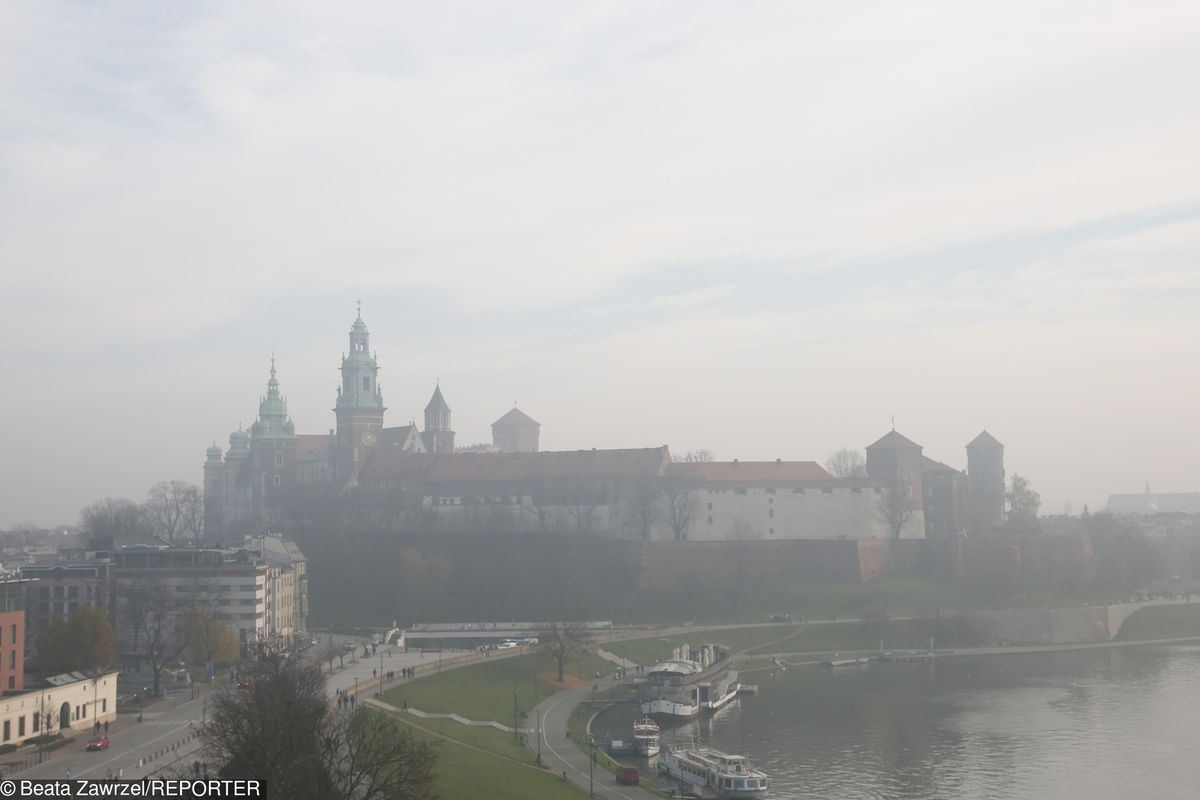 Smog Kraków - 13 grudnia. Słaba jakość powietrza