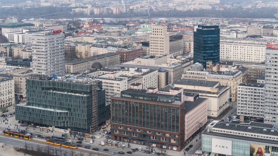 Smog Warszawa - niskie stężeni pyłów. Smog osłabł, a powietrze zachęca do porannych spacerów.