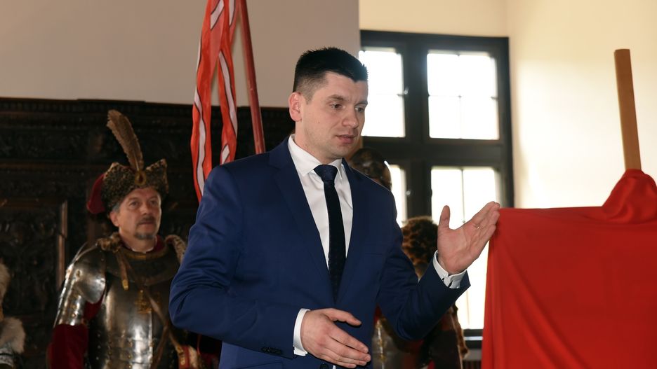 Smółka w dwa lata dostał 114,5 tys. zł