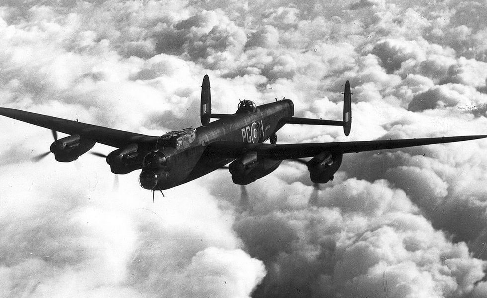 Samolot bombowy Avro Lancaster, używany przez Brytyjczyków podczas nalotów na Niemcy 