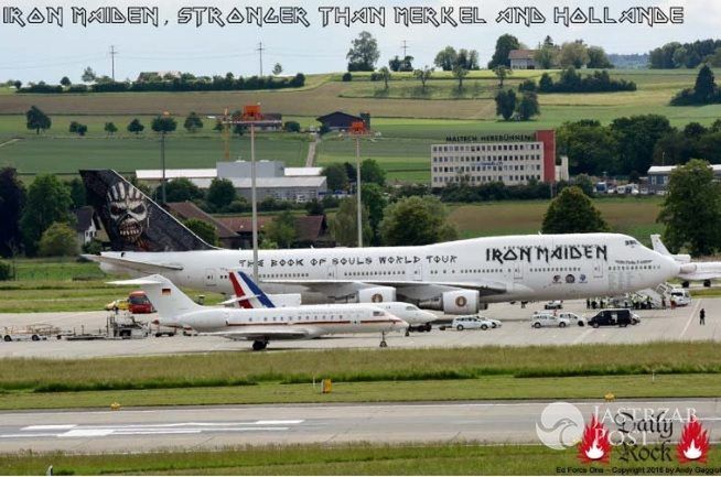 Samolot Iron Maiden kontra ten Angeli Merkel i Francois Hollande'a na lotnisku