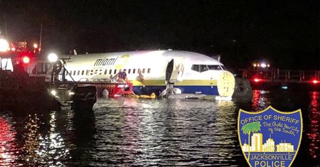 Miami Air: 136 pasażerów na pokładzie. Samolot wpadł do rzeki