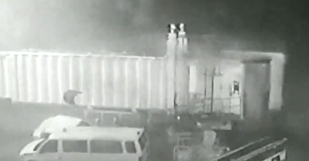 USA: Tornado wzbiło w powietrze kilkutonowy rękaw prowadzący na pokład samolotu [Wideo]