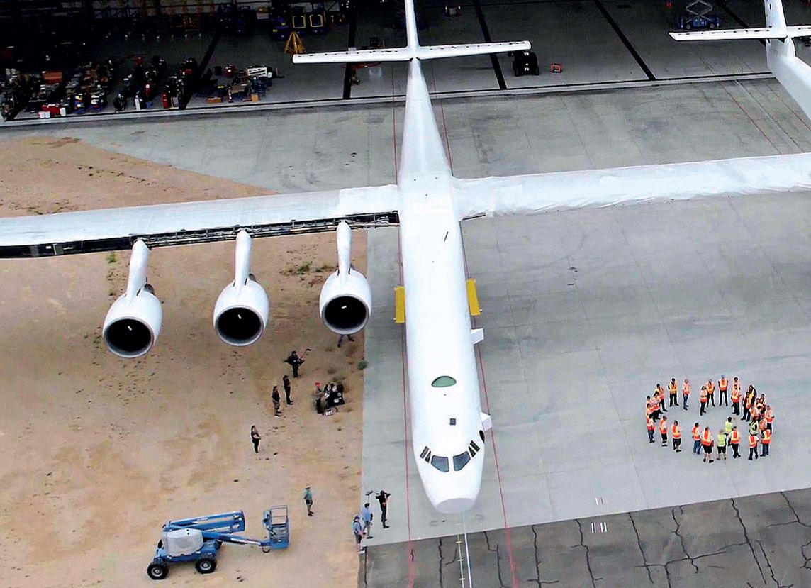 Stratolaunch w pełnej krasie