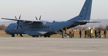Jest nowa instrukcja lotów dla rządowych VIP-ów. "W nagłych przypadkach można zamówić lot e-mailem"