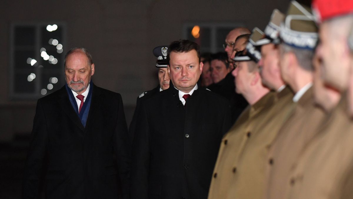 Antoni Macierewicz przekazuje Mariuszowi Błaszczakowi funkcję szefa MON