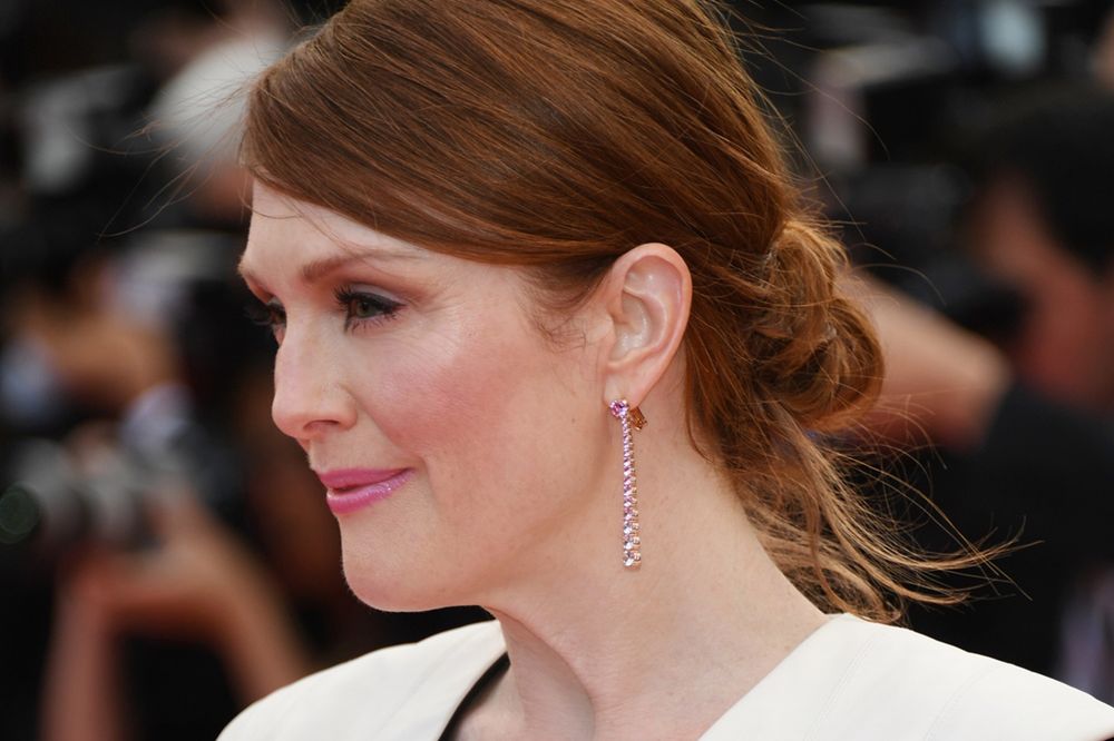 Julianne Moore w Cannes wystąpiła w pociętej sukience?