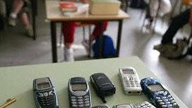 Włosi zabierają telefony komórkowe nawet na egzaminy