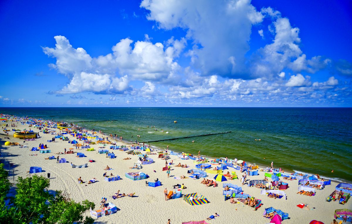 Pogoda. Temperatura wody w Bałtyku. Czy sinice mogą zakłócić wakacyjny wypoczynek nad morzem?