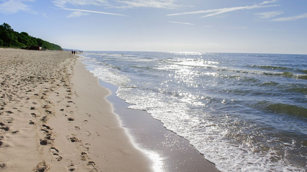 Biedronkę w Ustroniu Morskim dzieli od plaży zaledwie 100 metrów