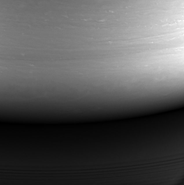Pożegnalne zdjęcie sondy Cassini