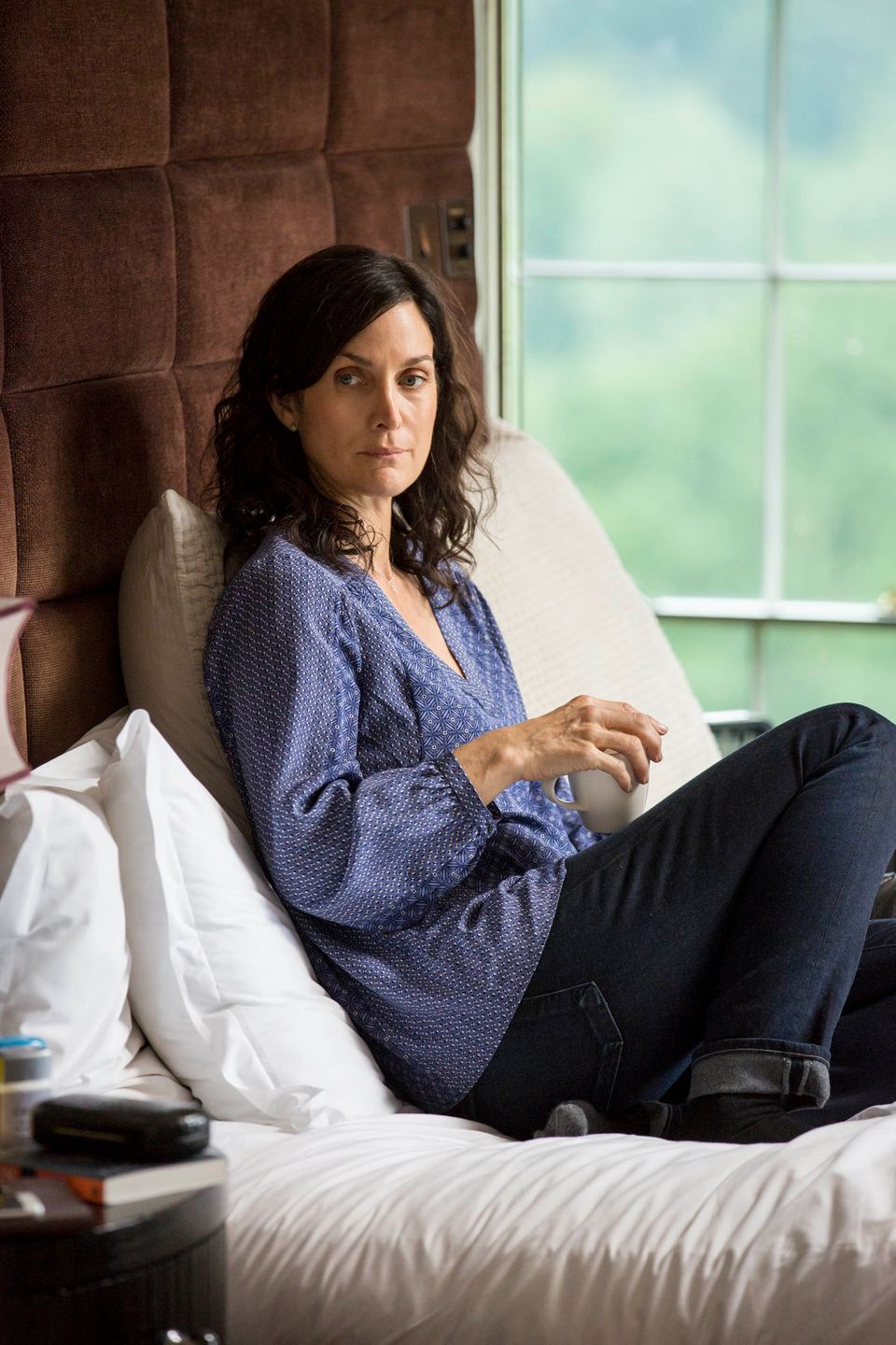 Dr Athena Morrow (Carrie-Anne Moss) 
