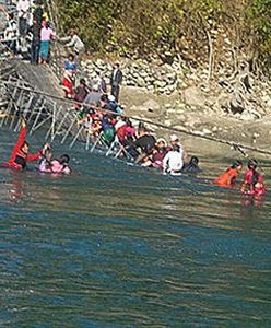 W Nepalu zerwał się most, kilkanaście osób nie żyje