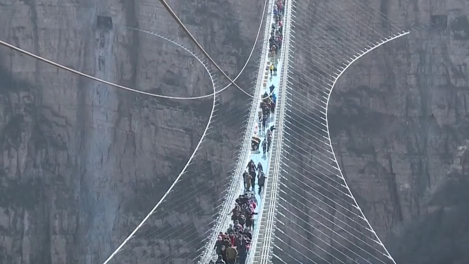 Nie każdy odważy się wejść na taki most