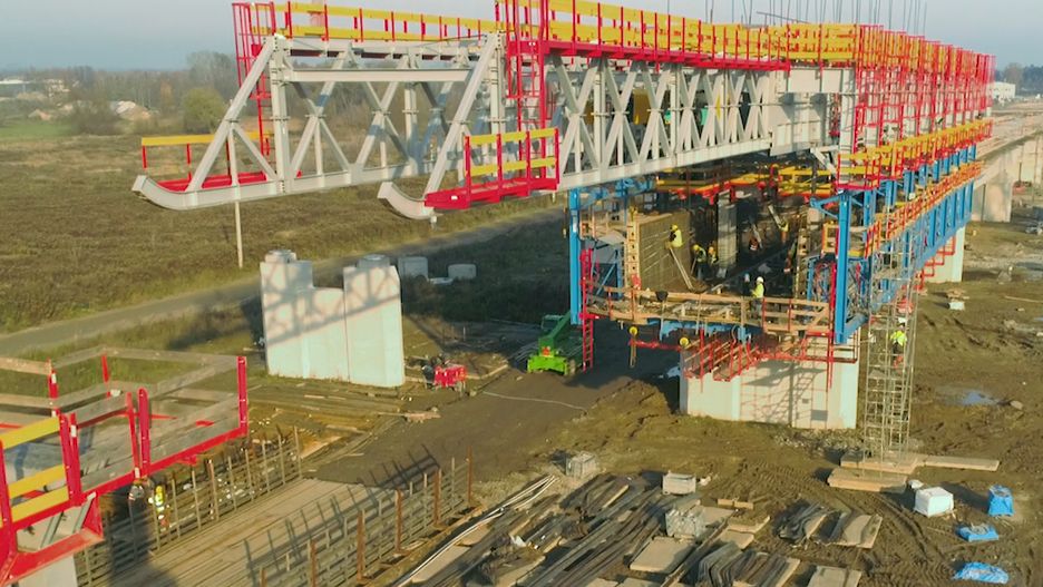 Południowa Obwodnica Warszawy rośnie coraz szybciej. Pojawiają się już pierwsze elementy Mostu Południowego, który ma być długi na 1,5 km