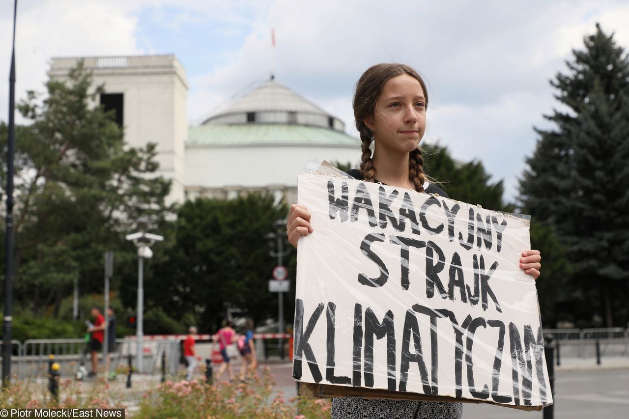 13-letnia Inga strajkuje dzisiaj ostatni dzień. “Podzieliła się z nami odwagą" mówią koledzy