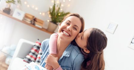 Dzień Matki 2019 – prezenty. Z okazji nadchodzącego Dnia Matki przygotowaliśmy listę pomysłów na prezenty, które przypadną do gustu każdej mamie