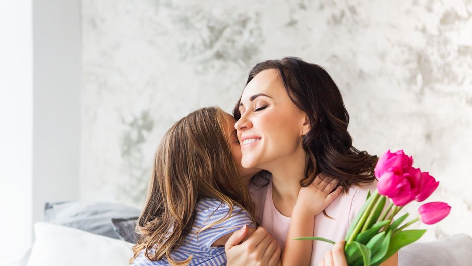 Życzenia na Dzień Matki – 26 maja 2019. Poważne, zabawne oraz rymowane życzenia dla mam z okazji ich święta
