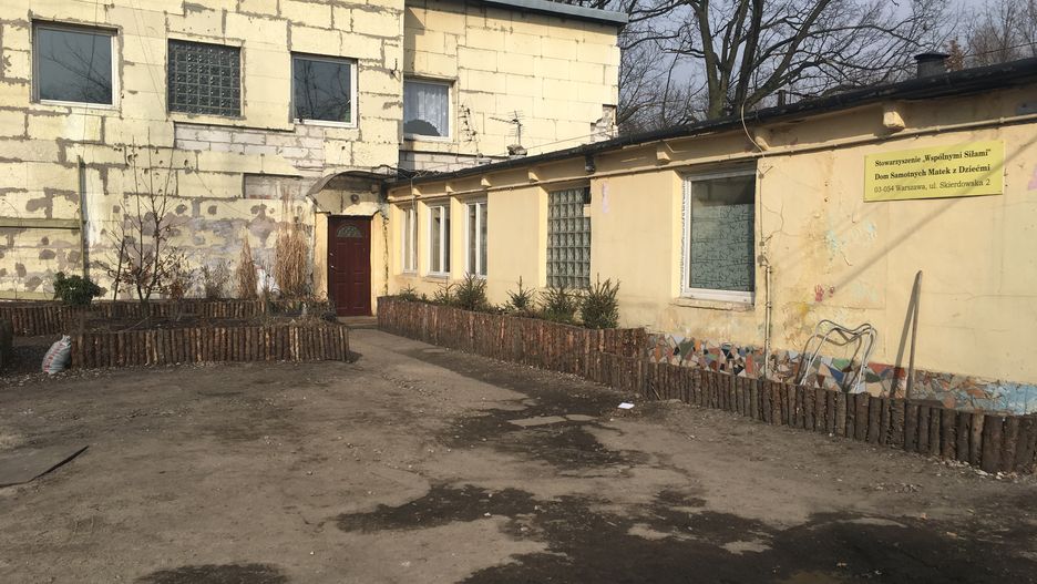 11 kobiet z dziećmi mieszka w tragicznych warunkach