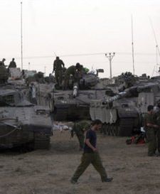 Izraelskie wojska posuwają się w Strefie Gazy