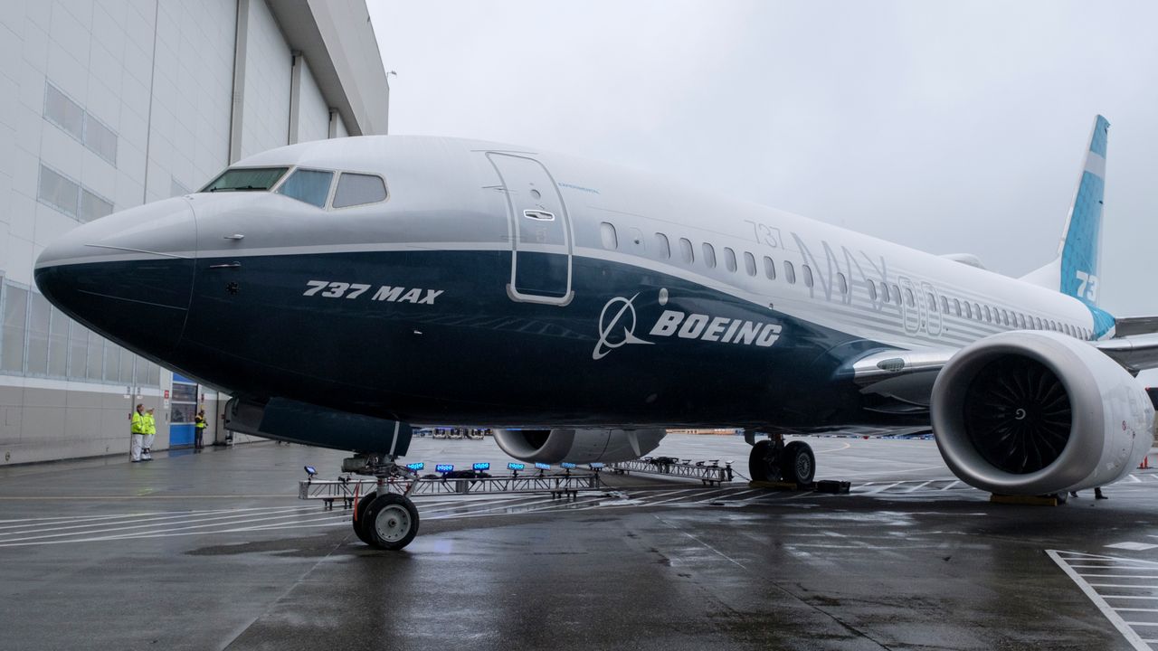 Boeing 737 MAX miał wadę konstrukcyjną. Przyznaje to sam szef Boeinga