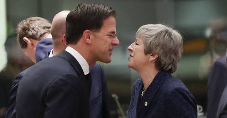 Brexit. Szef PE mówi o 18 kwietnia, inni liderzy ostrzegają przed "no deal"