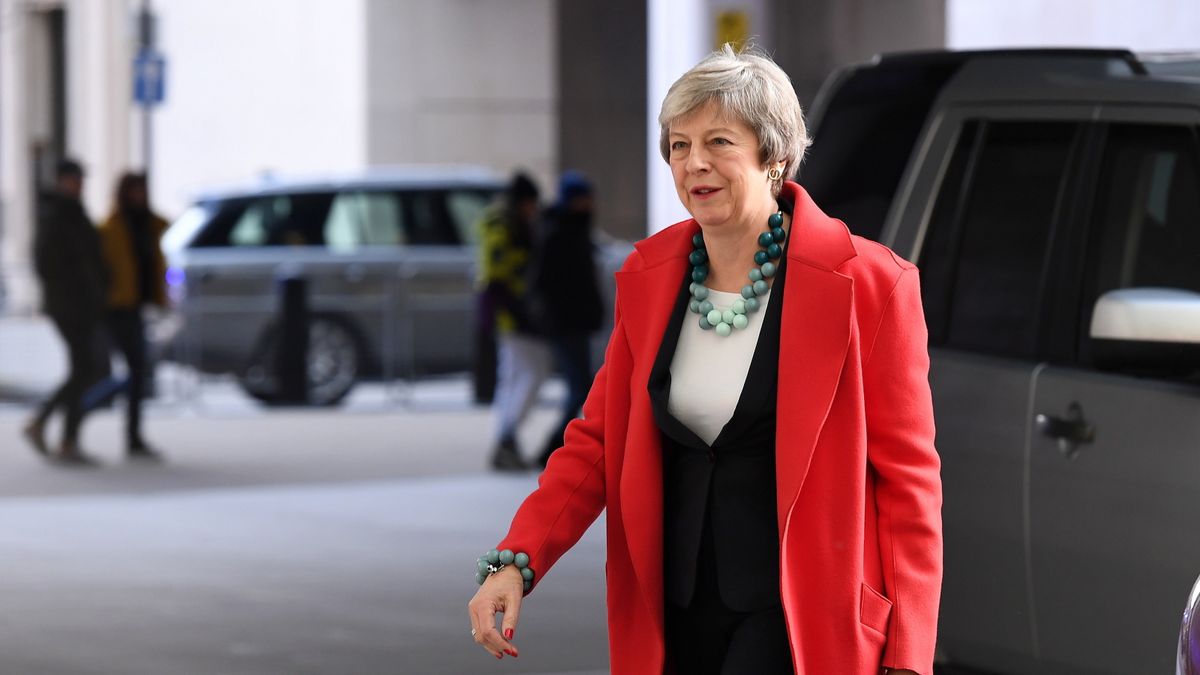 Theresa May w drodze do studia BBC w niedzielę 6 stycznia.