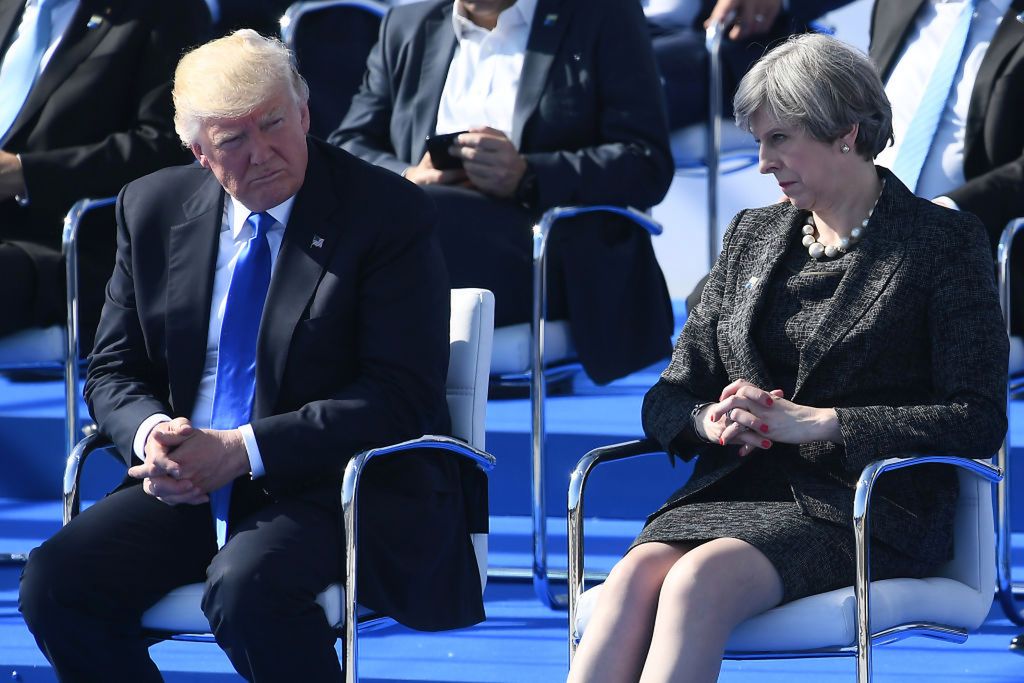Brytyjczycy chcą przywitać Trumpa punkową piosenką o "Amerykańskim Idiocie"