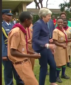 Theresa May tańczy ze skautami z Nairobi. To najlepsze, co dziś zobaczycie