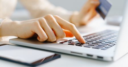 Allegro zdominowane przez Amazon? Polski e-handel nie boi się giganta
