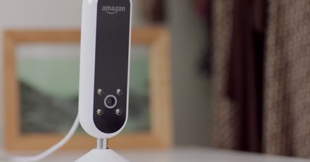 Amazon Echo Look: prywatny stylista zrobi zdjęcie i oceni kreację, Już w sprzedaży