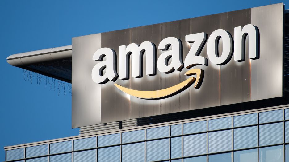 Amazon w USA chce zatrudnić 100 tys. pracowników i dać im podwyżki.