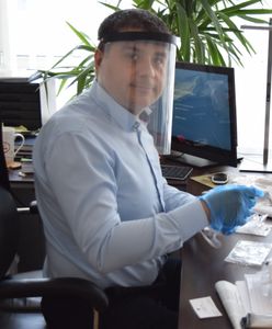 Koronawirus w Polsce. Maseczka dla każdego mieszkańca. "Stawką jest nasze życie"