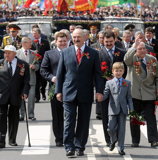 Nie ufają Łukaszence, ale opozycji też nie