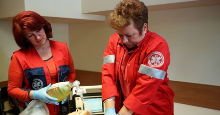 Pielęgniarka i plażowicze uratowali tonącego mężczyznę. "Nie miałam żadnego sprzętu"