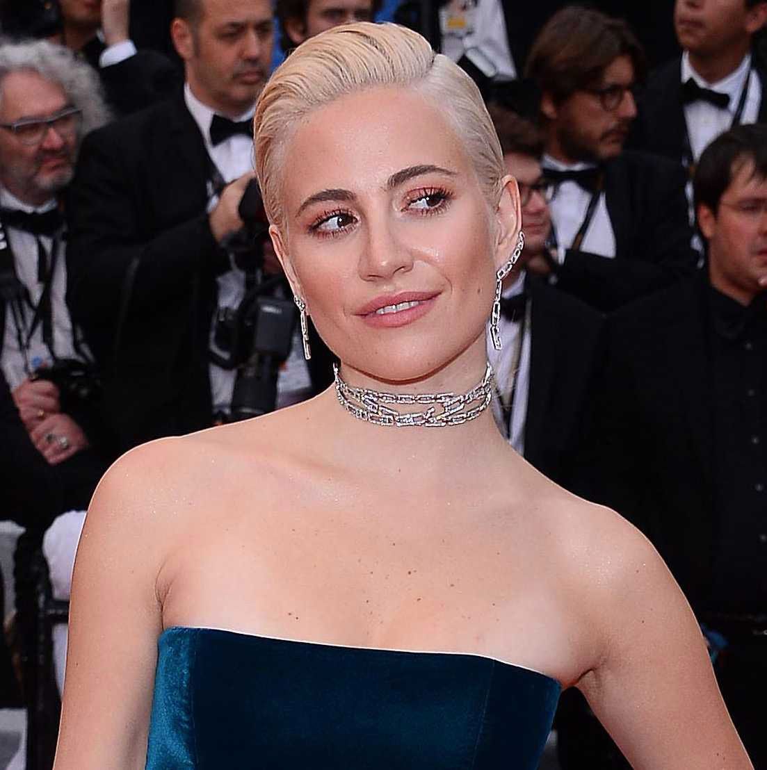 Pixie Lott - makijaż, La Belle Epoque,  Cannes 2019