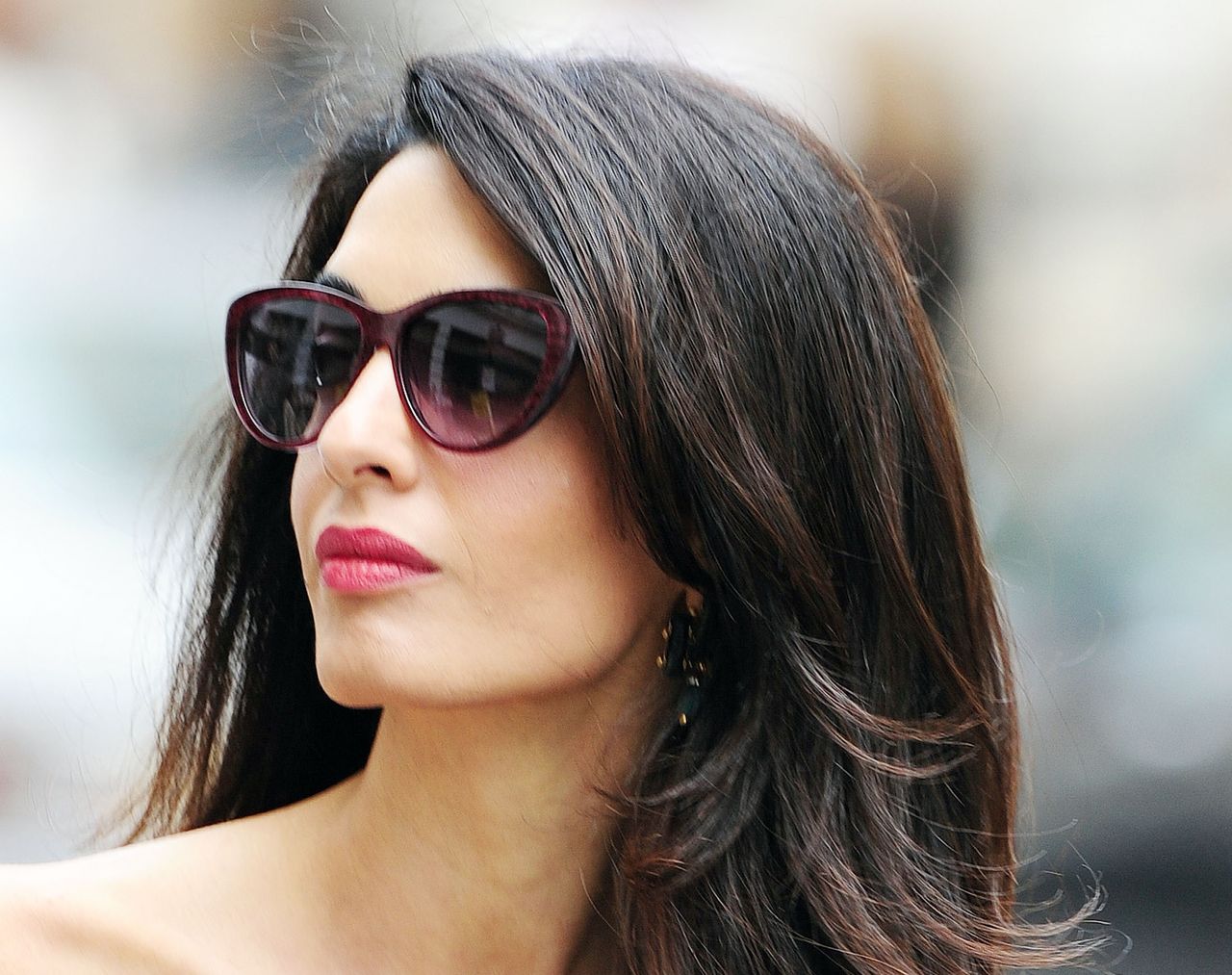 Amal Alamuddin jest ikoną mody, ale nie ma stylisty i ubiera się sama