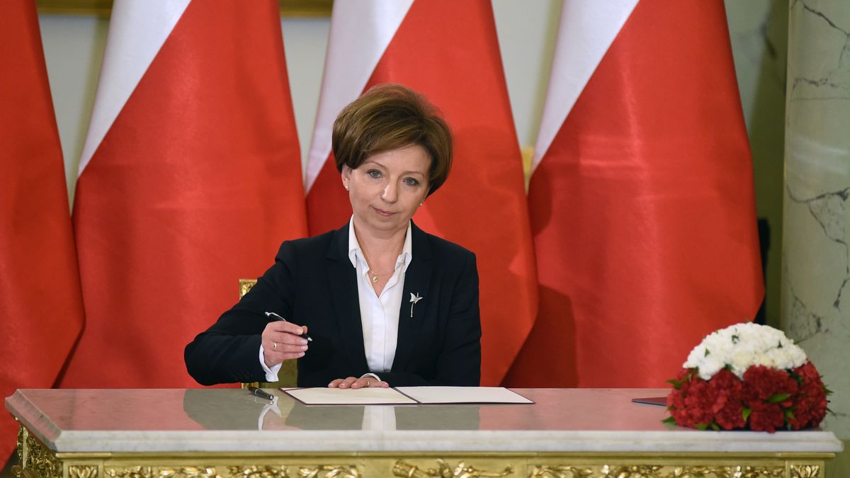Minister pracy miała łamać prawo pracy, wynika z medialnych doniesień. - Poczekajmy na sądy - mówią związkowcy