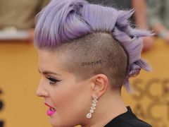 Awangardowa fryzura Kelly Osbourne