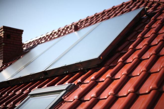 Kolektor próżniowy… próżniowemu i płaskiemu nierówny