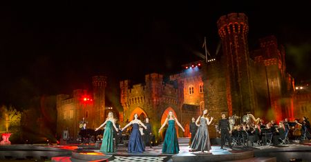 "Niesamowite głosy Celtic Woman kontrastowały z naszym rockandrollowo-folkowym graniem"