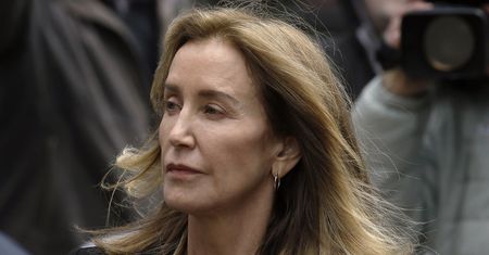 Mąż Felicity Huffman poważnie zaniepokojony. Aktorka idzie do więzienia