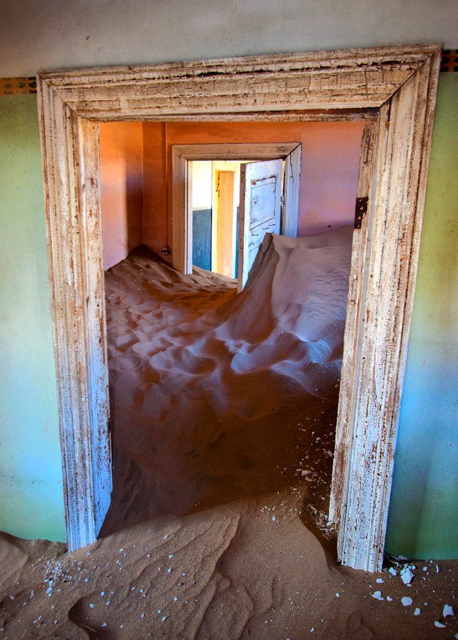 Kolmanskop - niemiecka wymarła wioska w Namibii