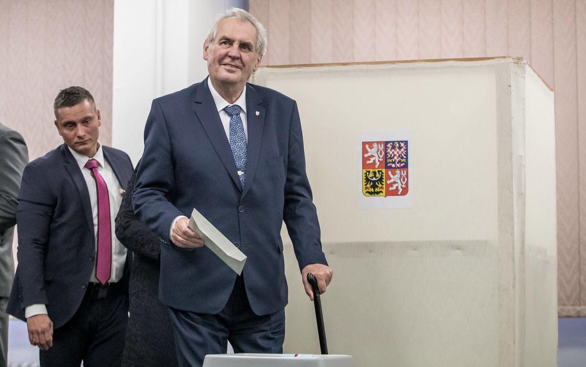 Wybory prezydenckie w Czechach: Zeman wygrywa pierwszą rundę